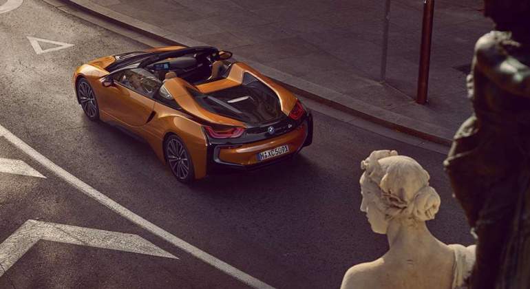 BMW i8 Roadster