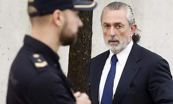 correa-policia-13oct2016-efe.jpg