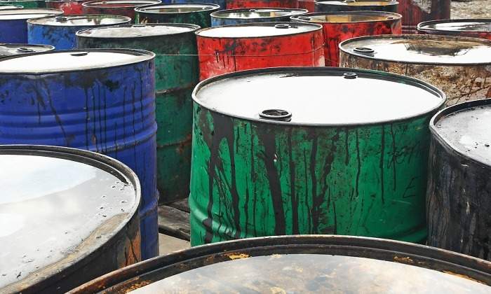 petroleo-barriles-colores-dreamstime.jpg