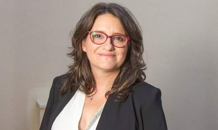 Mnica Oltra MANUEL MOLINES