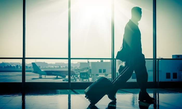 aeropuerto-pasajero-amanecer.jpg