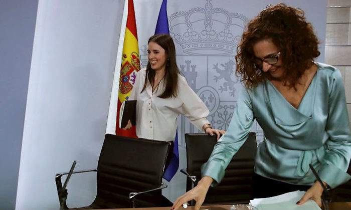 maria-jesus-montero-ministra-hacienda-irene-montero-ministra-igualda-consejo-ministros-efe.jpg
