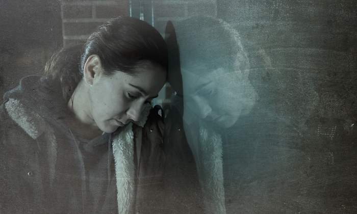 violencia-mujer-triste-pared-dreamstime.jpg