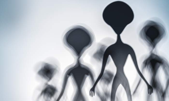 Diferentes-sombras-de-seres-extraterrestres-iStock.jpg