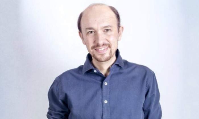 pablo-iglesias-sinpelo-twitter-desordencreativo.jpg