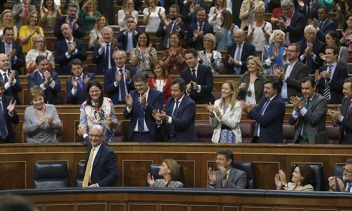montoro-presupuestos-aplauso.jpg