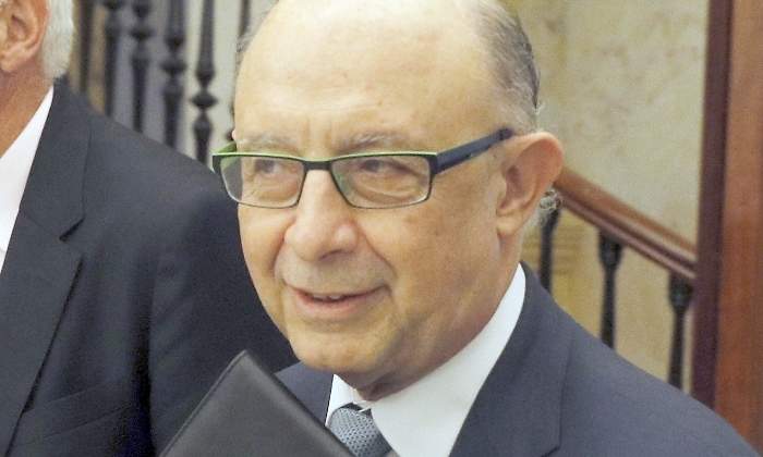 montoro-camina-sonrie.jpg