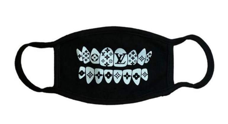 Mascarilla de la firma Louis Vuitton.