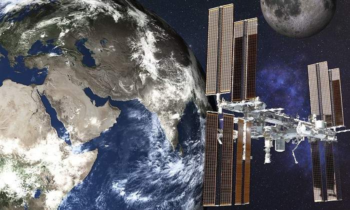satelite-dreamstime.jpg