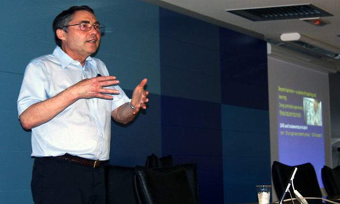 Carl-Wieman2c-durante-la-conferencia-en-la-UAM-definiti.jpg