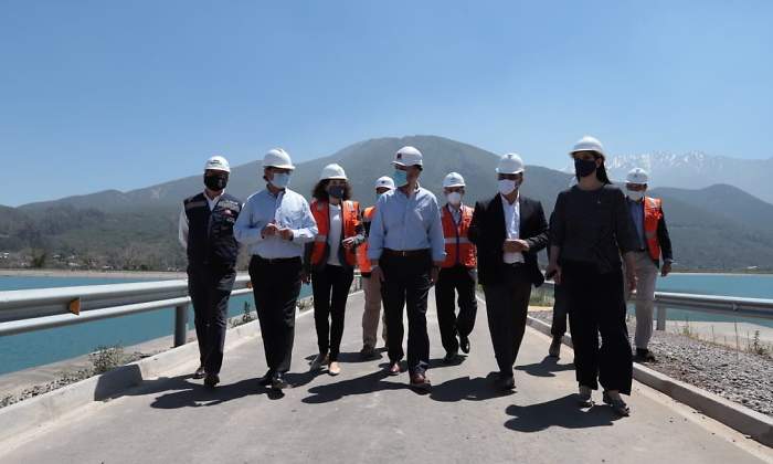 Inauguracin de los megaestanques de Pirque en Santiago de Chile