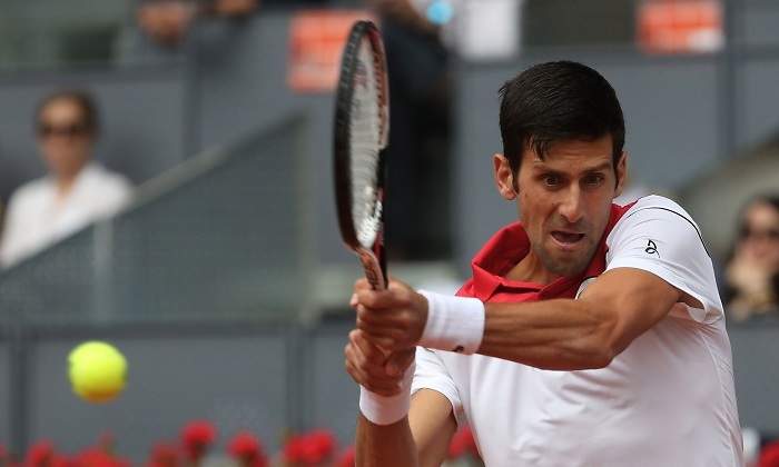 djokovic-golpea-nishikori-madrid-efe.jpg