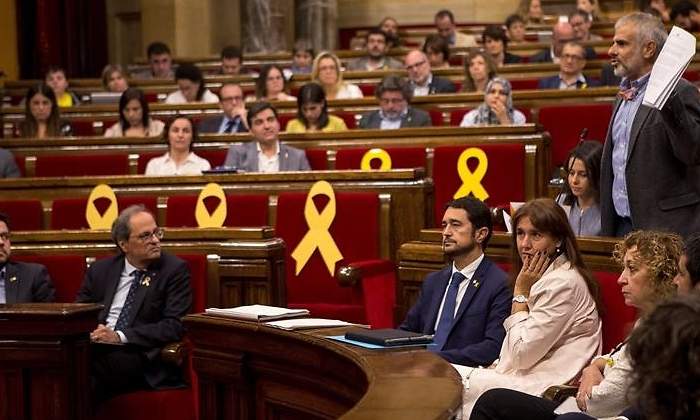 parlament-2oct18-efe.jpg