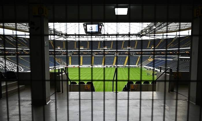 estadio-cerrado-verja-coronavirus-frankfurt-getty.jpg