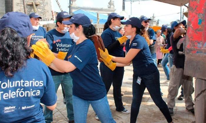 voluntarios-telefonica-sumamos-fuerzas-1.jpg