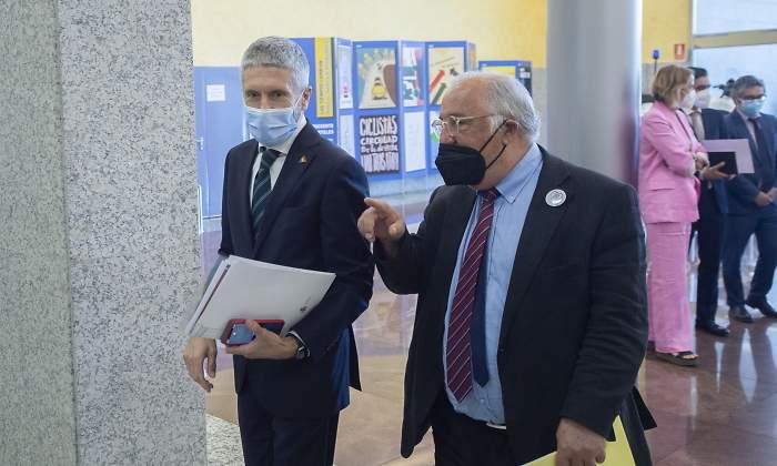 navarro-pere-marlaska-mascarilla-negra-dgt-badajoz-ep.jpg