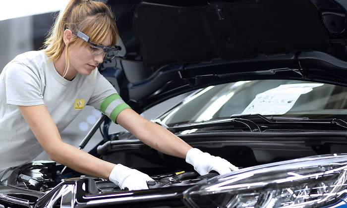 trabajadora-renault-valladolid.jpg