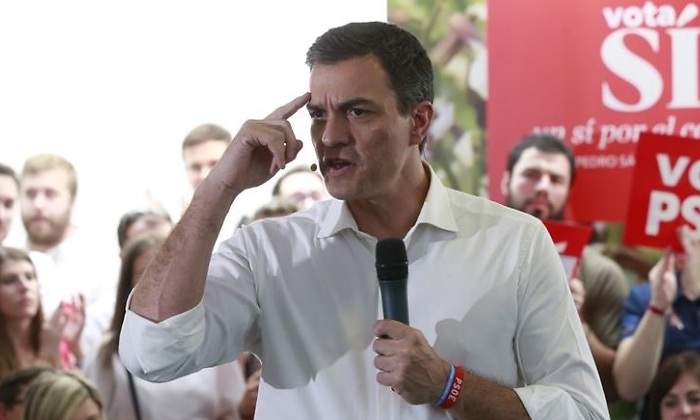 sanchez-pensar-mitin-efe.jpg