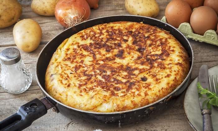 tortilla-patata-sarten-ingredientes-dreamstime.jpg