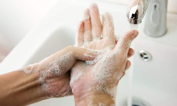 Lavarse-las-manos-con-jabon-iStock.jpg