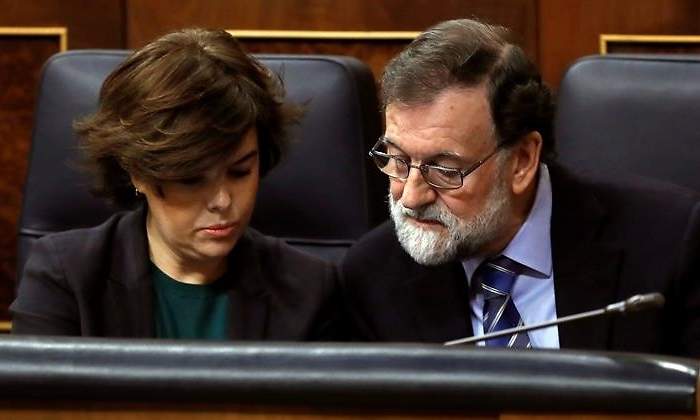 santamaria-rajoy-congreso-7feb18-efe.jpg