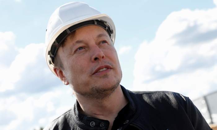 musk-casco-reuters.jpg