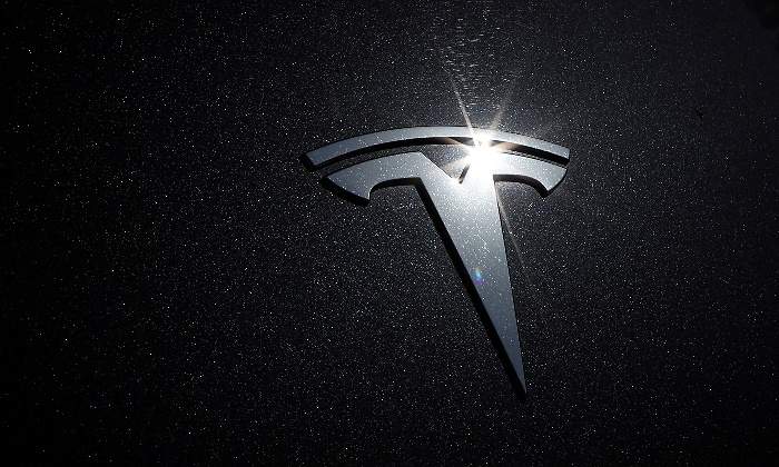 tesla-insignia-resplandor-reuters-770x420.jpg