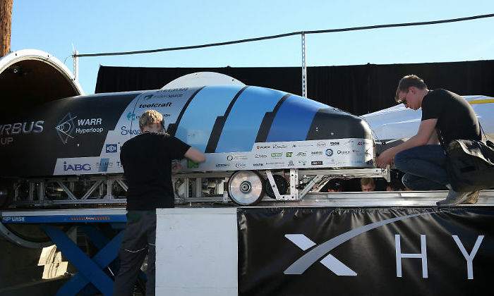 hyperloop-warr.jpg