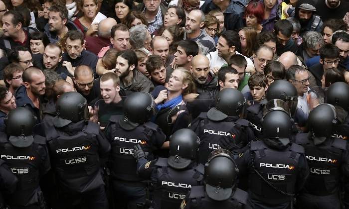 policia-referendum-efe.jpg