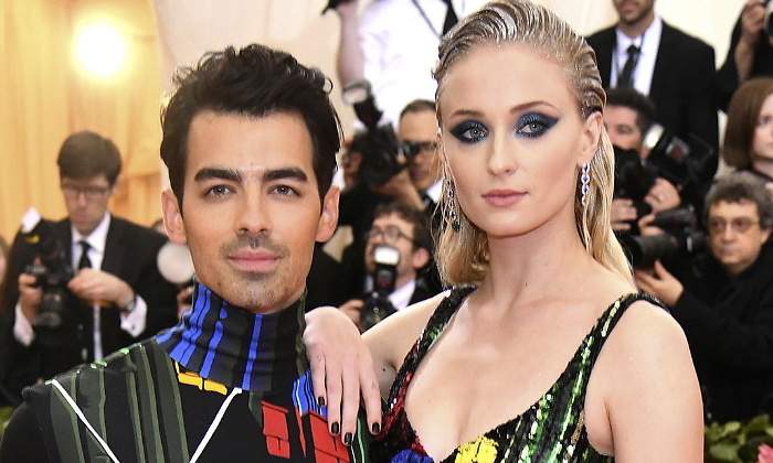 joe-jonas-sophie-turner-padres-770-ok.jpg