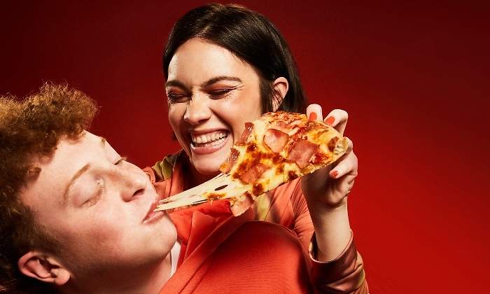 Telepizza-comiendo-pizza.jpg