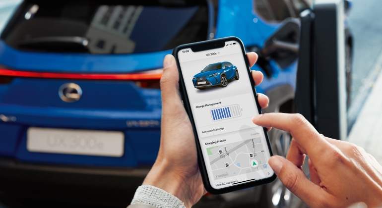 App para controla el Lexus eléctrico.
