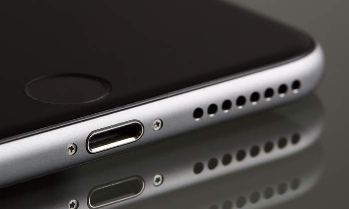 iphone-lightning.jpg