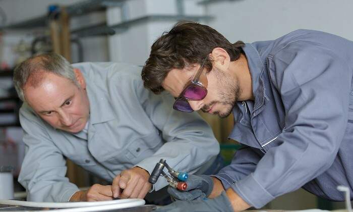 dos-hombres-trabajando.jpg