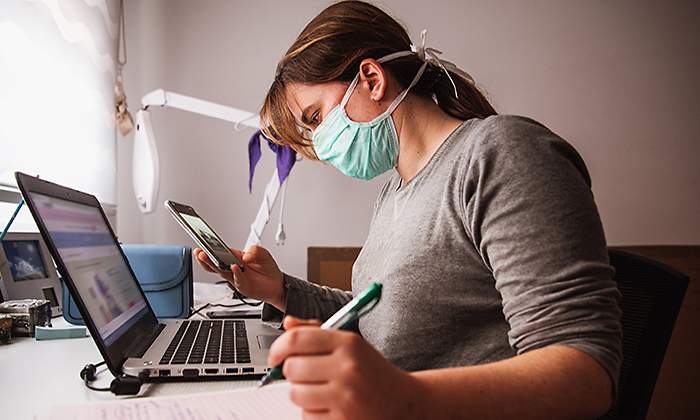 Trabajando-ordenador-mascarilla-Istock.jpg