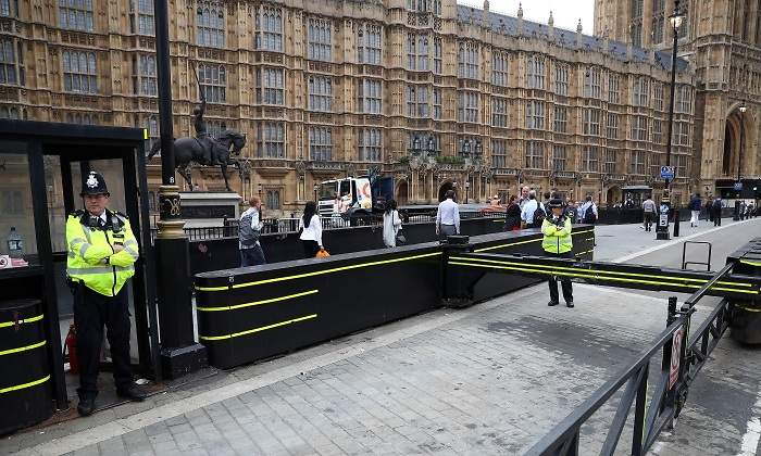 Westminster-atentado-Khater-zona-acordonada-londres.jpg