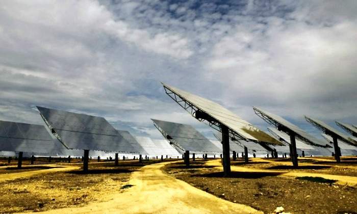 abengoa-placas-solares-770.jpg