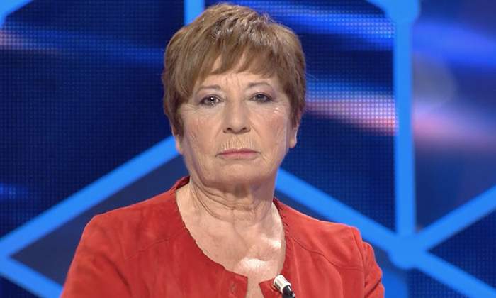 celia-villalobos-cazador.jpg