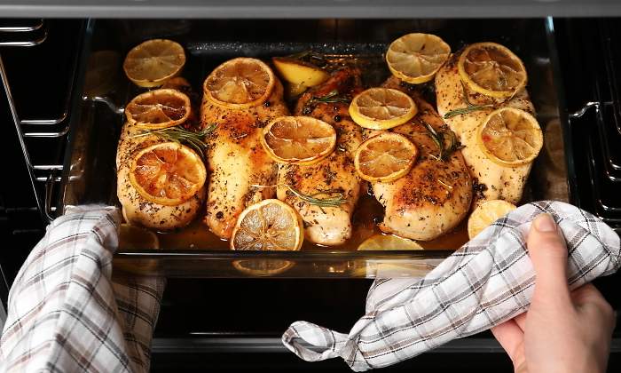 pollo-asado-limon-recurso-dreamstime.jpg