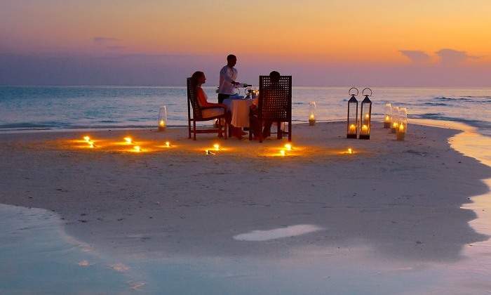 sandbank-dining.jpg