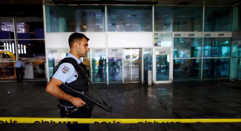 Atentado en el aeropuerto de Estambul