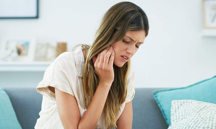Chica-con-dolor-de-muelas-iStock-1.jpg