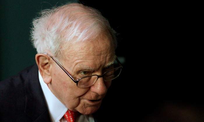 warren-buffett-reuters-mirada-abajo.jpg