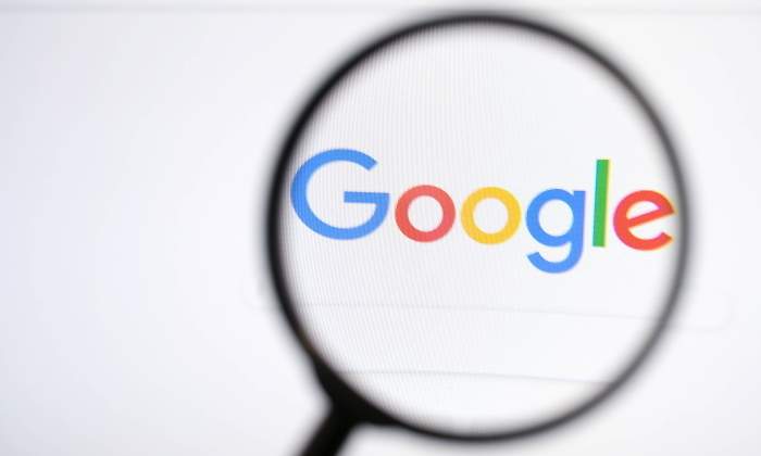 google-lupa-dreamstime.jpg
