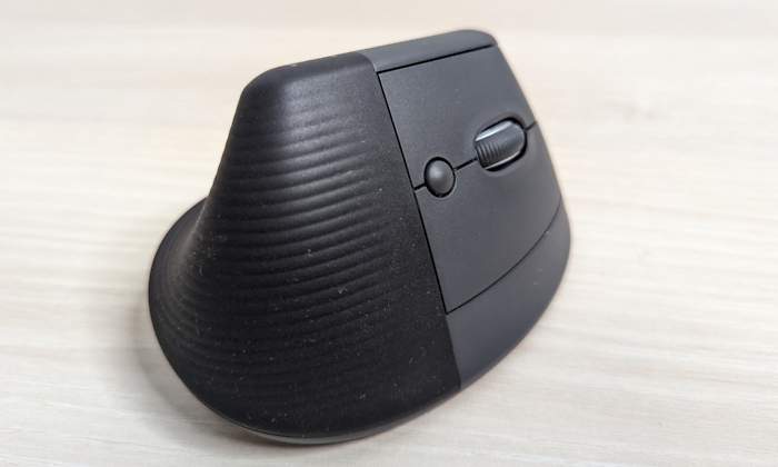 logitech-lift-1.jpg