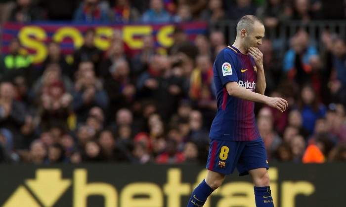iniesta-camina-cambio-atletico-efe.jpg