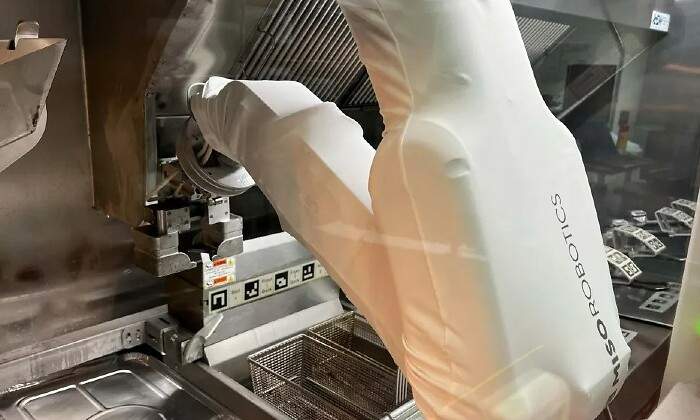 robot-cocinando-miso-robotic.jpg