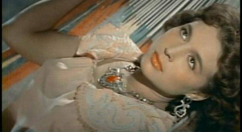Fallece la actriz y cantante Flor Silvestre a los 90 años - Fallece la actriz y cantante Flor Silvestre a los 90 años -