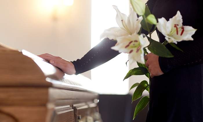 funeral-precio-entierro-incineracion-dreamstime.jpg