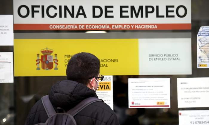 sepe-oficina-empleo-carteles-mochila-ep.jpg